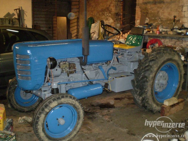 zetor 4011tmavý.jpg